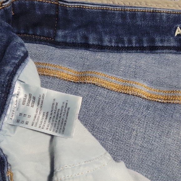 American Eagle Outfitters Women's Distressed Blue Jean Shorts - Picture 5 of 9